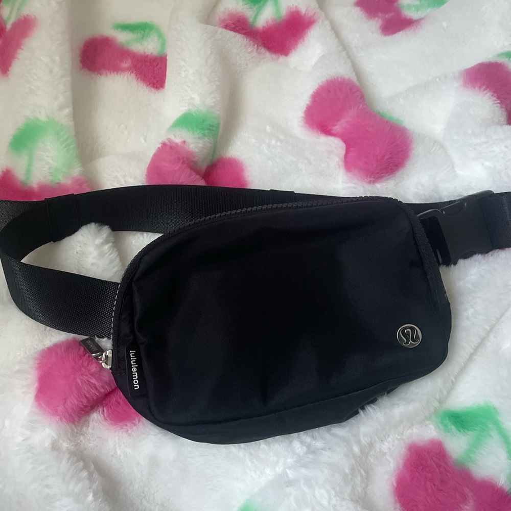 lululemon athletica Black Belt Bag
